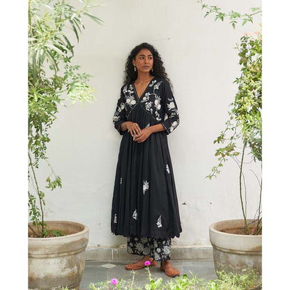 Label Earthen Chuimui Embroidered Kurta Pant with Dupatta (Set of 2)