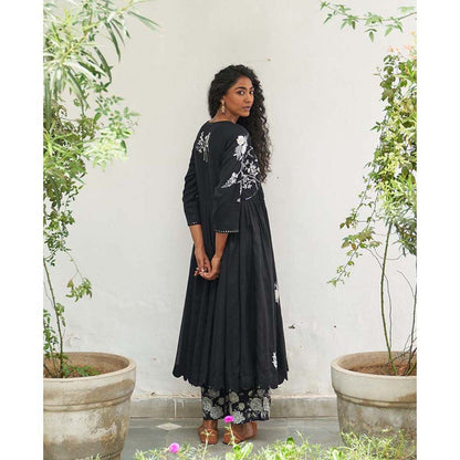 Label Earthen Chuimui Embroidered Kurta Pant with Dupatta (Set of 2)