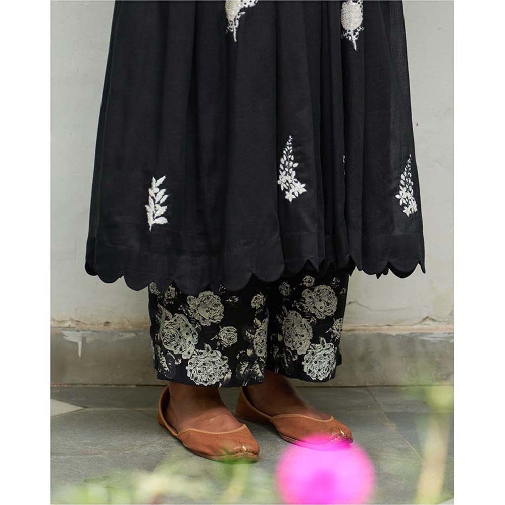 Label Earthen Chuimui Embroidered Kurta Pant with Dupatta (Set of 2)
