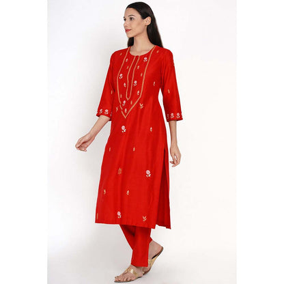 Label Earthen Oorvi Hand Embroidered Kurta with Pant (Set of 2)