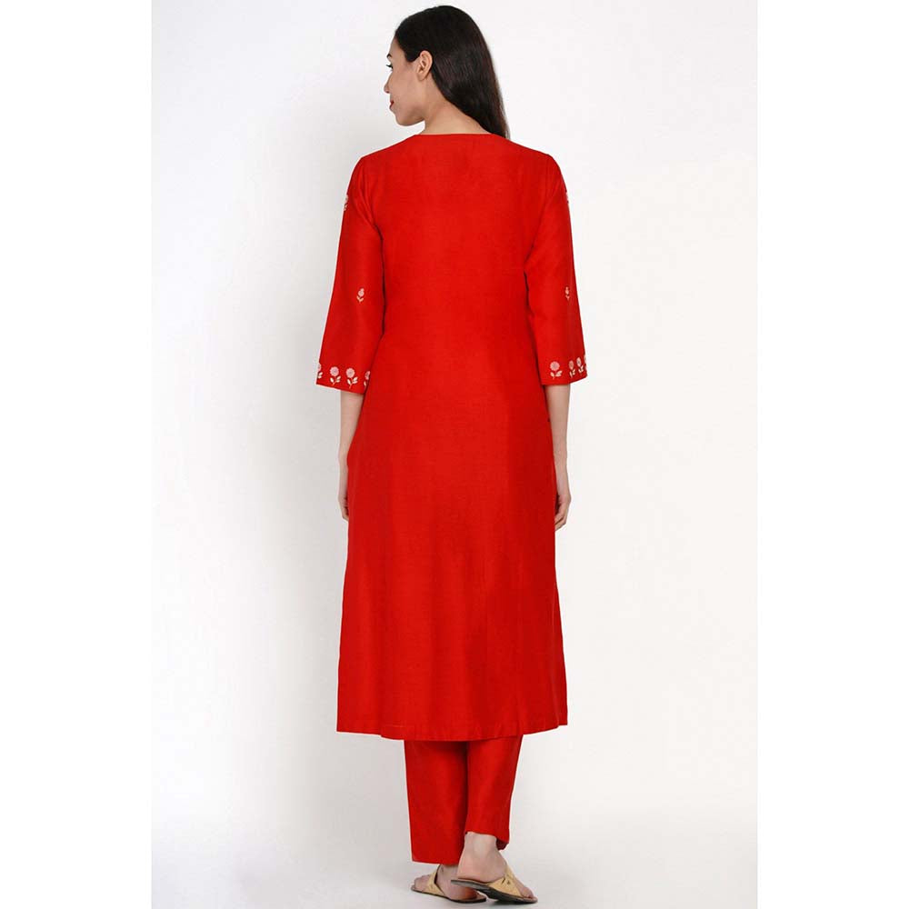 Label Earthen Oorvi Hand Embroidered Kurta with Pant (Set of 2)