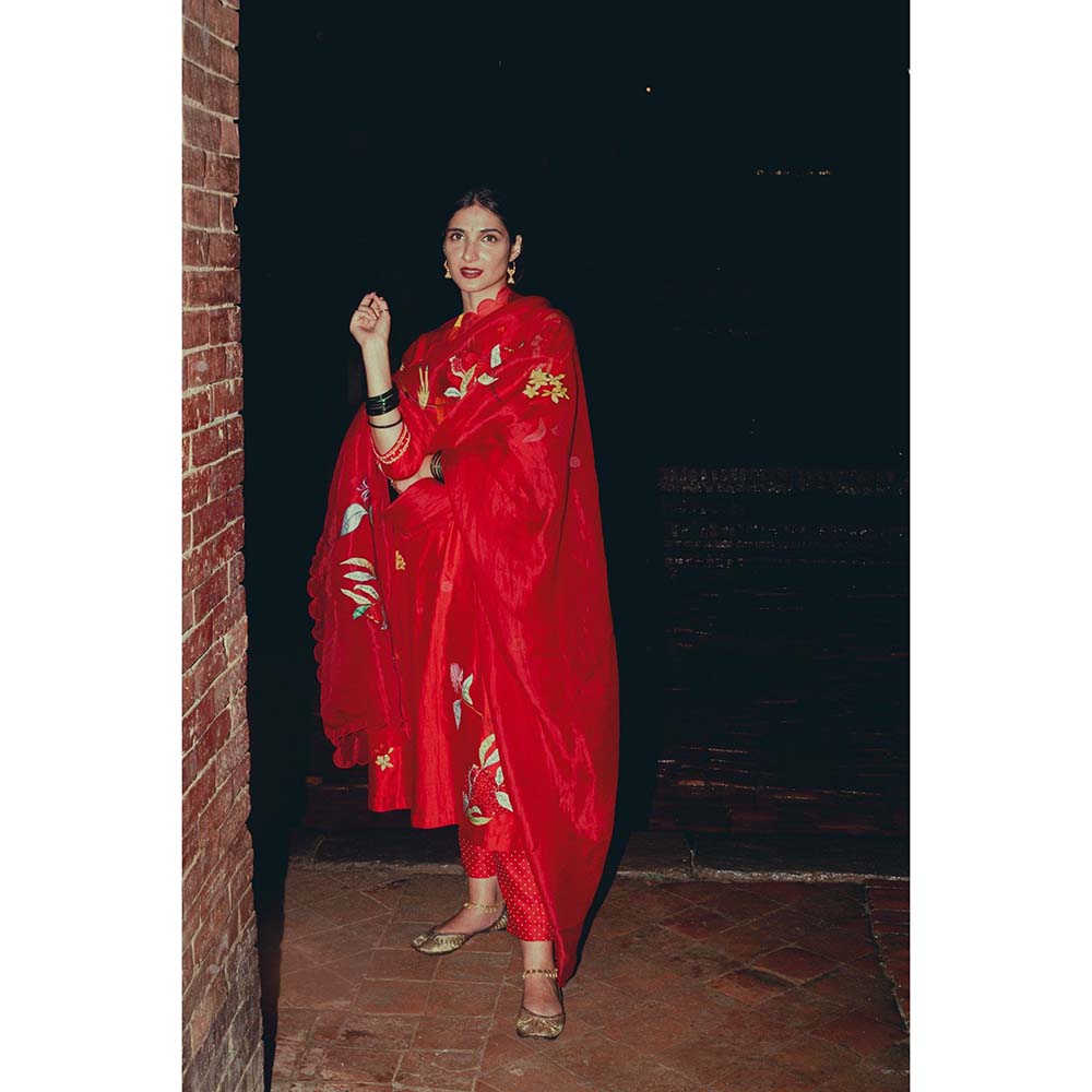 Label Earthen Laal Sunahri Embroidered Kurta Pant with Dupatta (Set of 3)