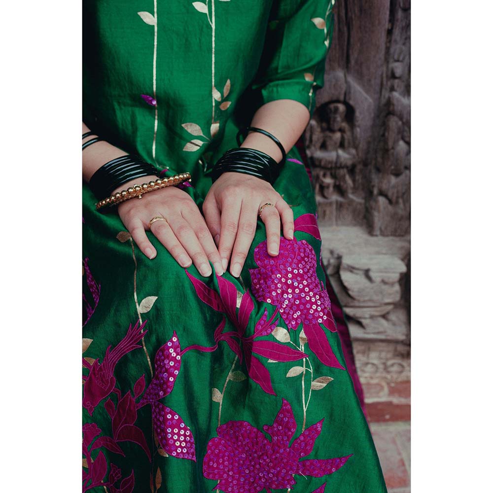 Label Earthen Harit Sundari Embellished & Foil Print Kurta with Pant (Set of 2)