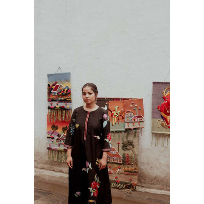Label Earthen Surmai Black Chinniya Silk Kurta & Pant with Organza Silk Dupatta (Set of 3)