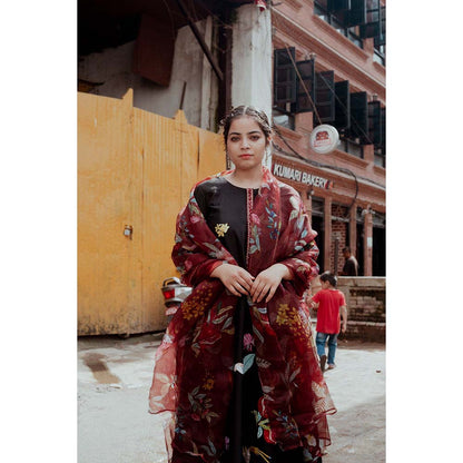 Label Earthen Surmai Black Chinniya Silk Kurta & Pant with Organza Silk Dupatta (Set of 3)