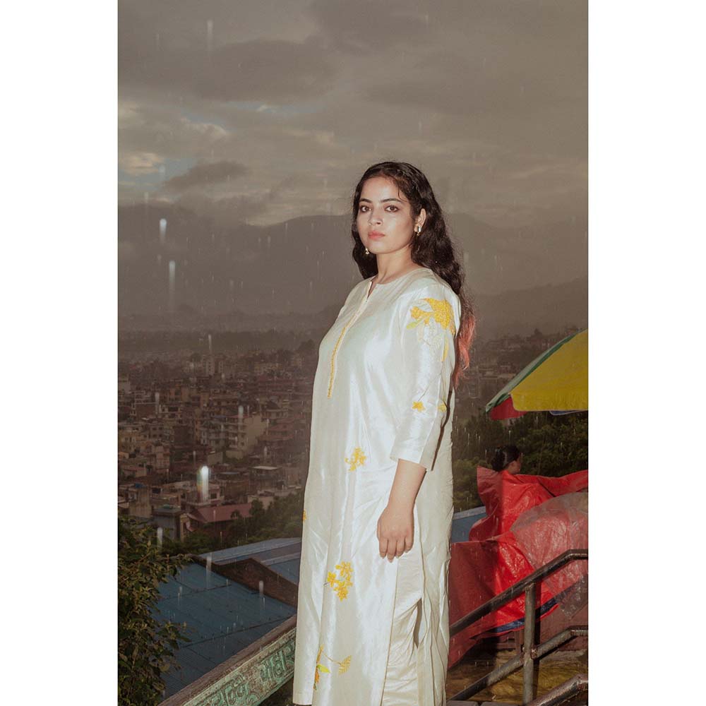 Label Earthen Shwet Champa Ivory Kurta Silk Embroidered Kurta & Pant (Set of 2)