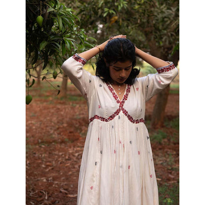 Label Earthen Ivory Kalidaar Kurta With Embroidery Detailing and Trouser (Set of 2)