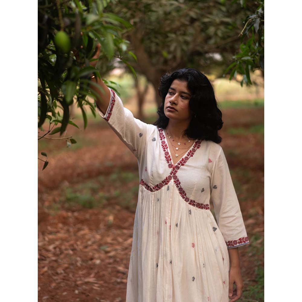 Label Earthen Ivory Kalidaar Kurta With Embroidery Detailing and Trouser (Set of 2)