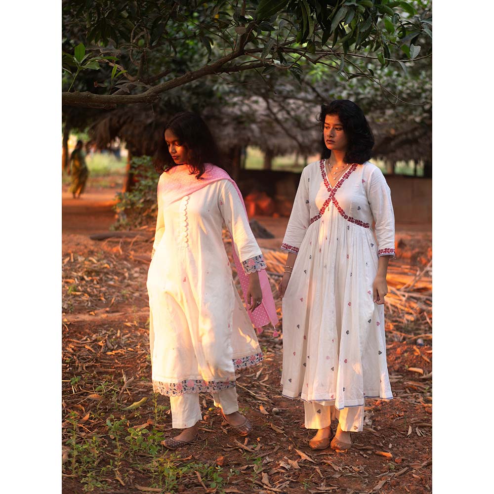 Label Earthen Ivory Kalidaar Kurta With Embroidery Detailing and Trouser (Set of 2)