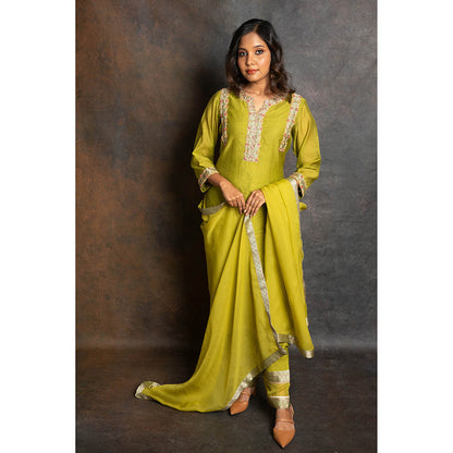 LABEL KIARSH Shamrock Green Banarasi Embellished Kurta with Pant and Dupatta (Set of 3)