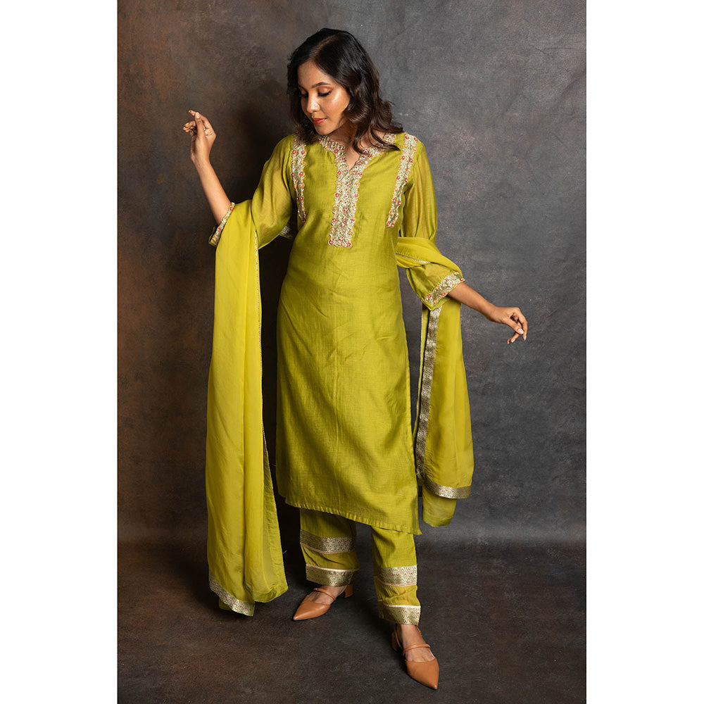 LABEL KIARSH Shamrock Green Banarasi Embellished Kurta with Pant and Dupatta (Set of 3)