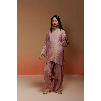LABEL NAARITI Alvia Pink Jacquard with Zari Highlights Co-Ord Set