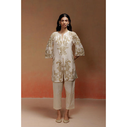 LABEL NAARITI Aza Mehendi Paisley Embellished Kurta with Ivory Pant