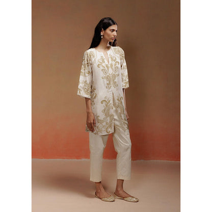 LABEL NAARITI Aza Mehendi Paisley Embellished Kurta with Ivory Pant