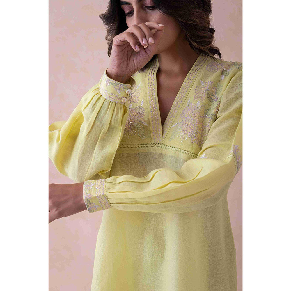 LABEL NAARITI Anya Floral Embroidery Lace Detailing Linen Kurta with Salwar