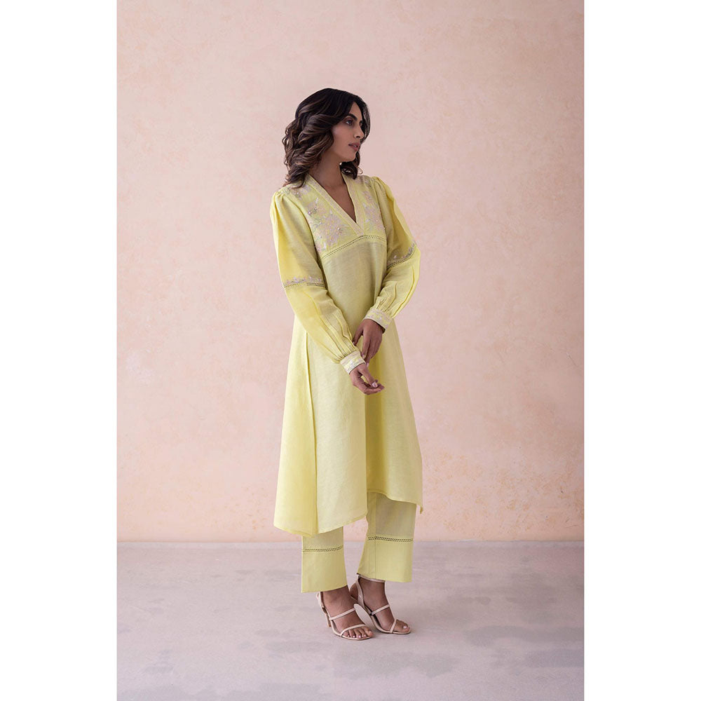 LABEL NAARITI Anya Floral Embroidery Lace Detailing Linen Kurta with Salwar