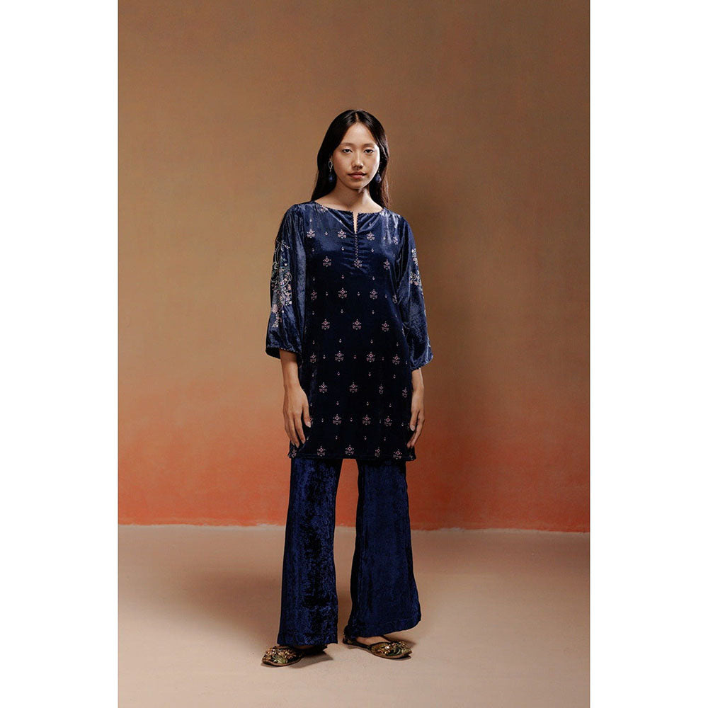 LABEL NAARITI Oshi Blue Kurta With Pant