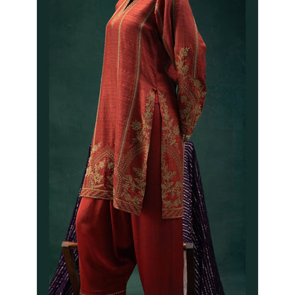 LABEL NAARITI Maahira Rust Orange Embroidered Kurta Sets