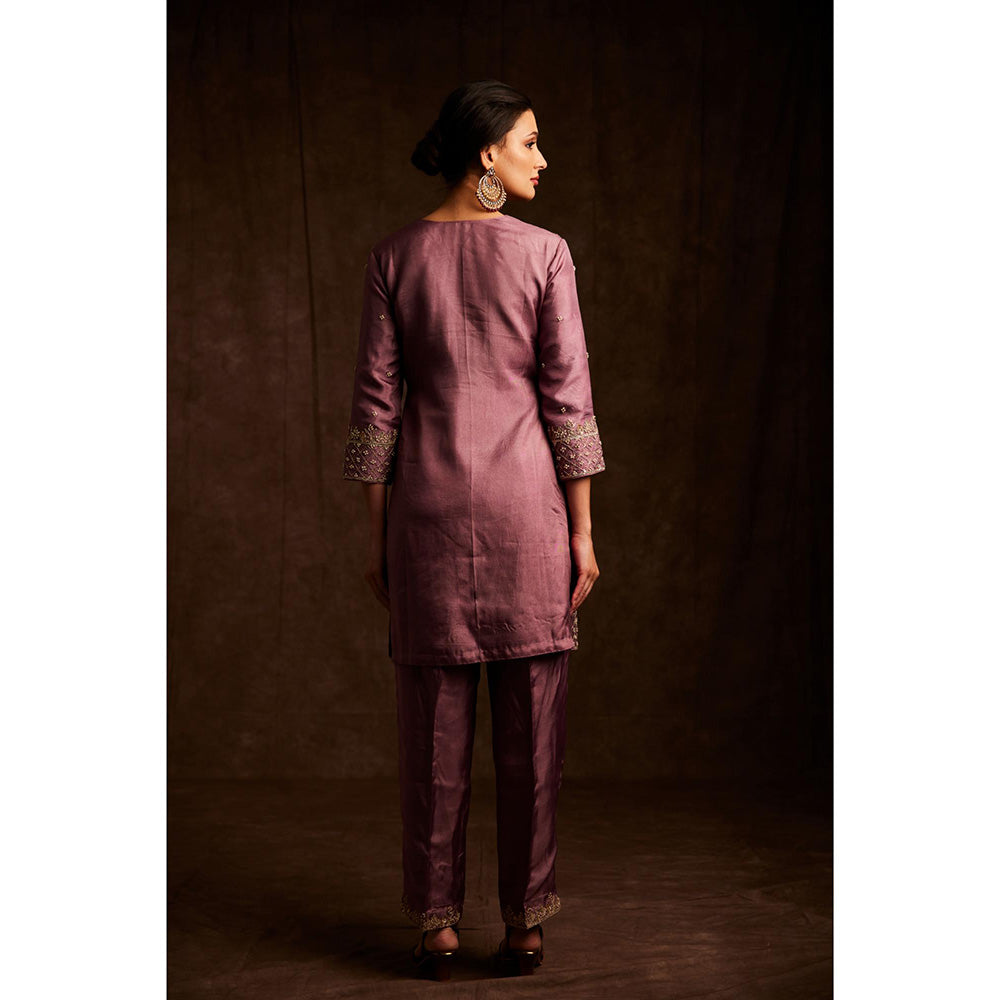 Label Gayatri Bishnoi Onion Pink Gota Dori Kurta with Pant (Set of 2)