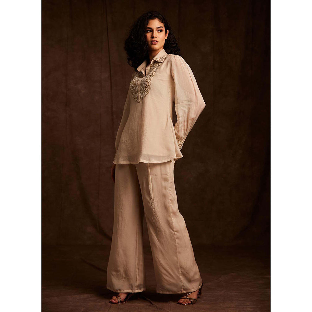 Label Gayatri Bishnoi Off White Co-Ord (Set of 2)