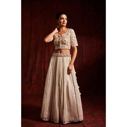 Label Gayatri Bishnoi White Sukh Bandani Lehenga with Blouse and Dupatta (Set of 3)