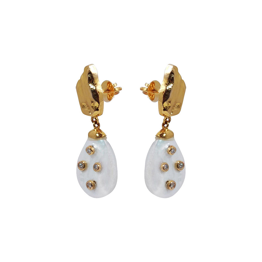 La marque-M White Golden Bliss Pearl Earrings
