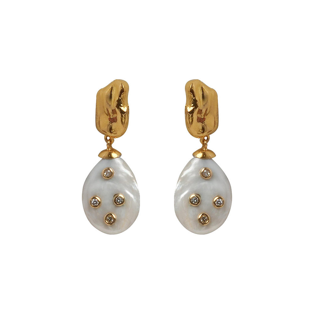 La marque-M White Golden Bliss Pearl Earrings
