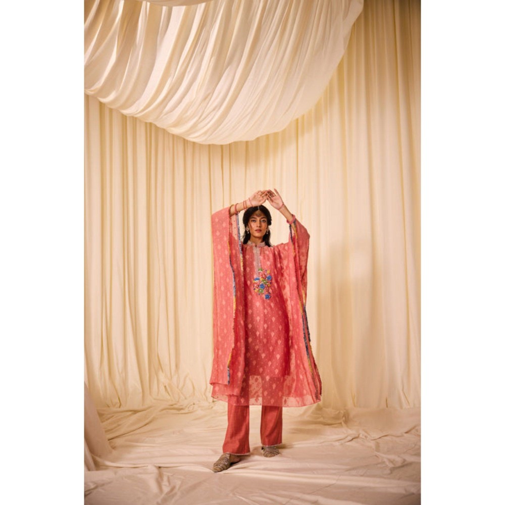 Leela by A Pink Separate Inner And Side Slit Kaftan With Pant And Inner