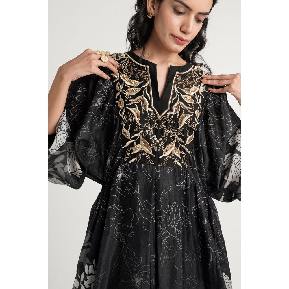 MADDER MUCH Harper Knee Length Dress - Black