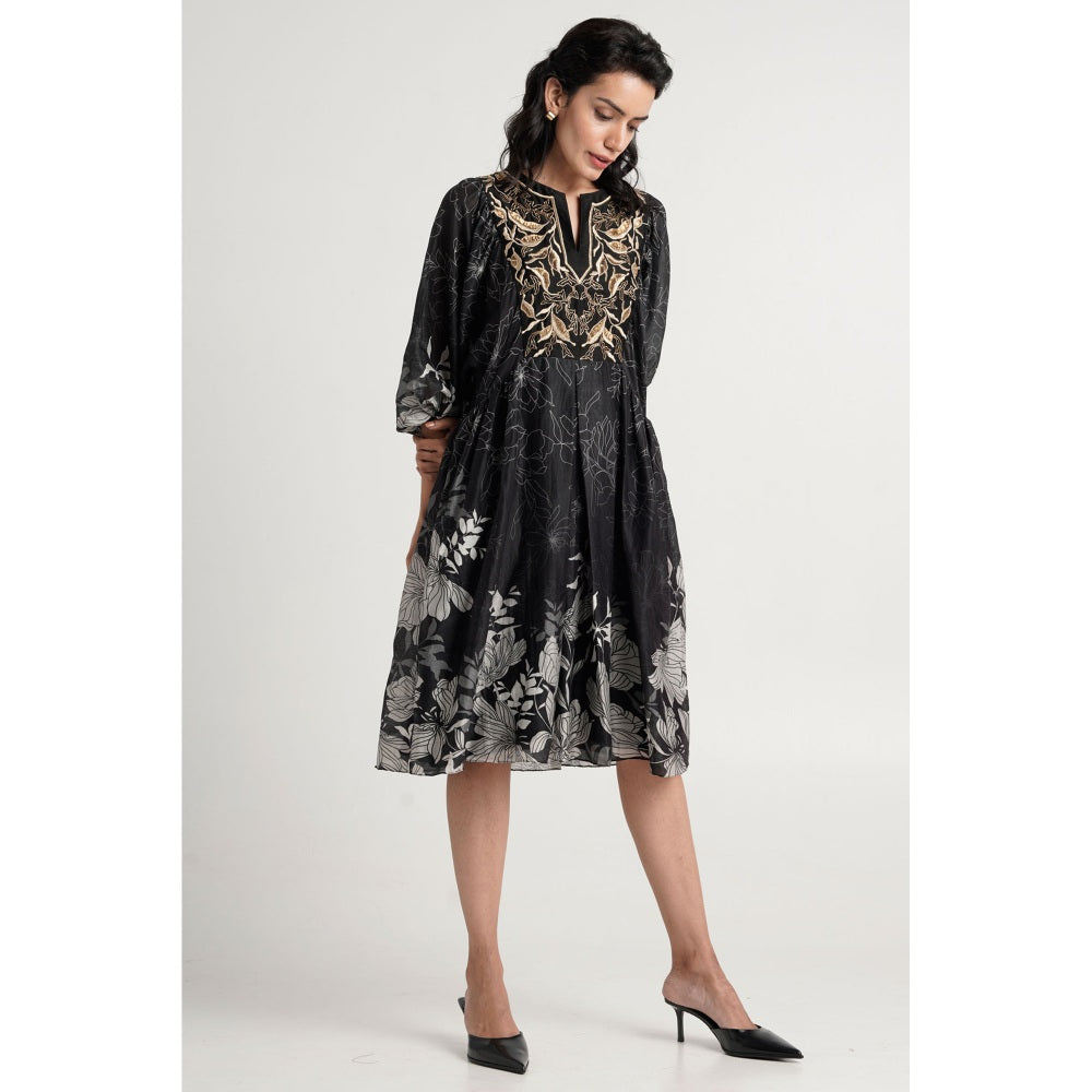 MADDER MUCH Harper Knee Length Dress - Black