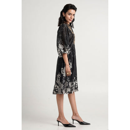 MADDER MUCH Harper Knee Length Dress - Black