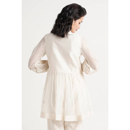 MADDER MUCH Off White Chanderi Mandarin Neck Solid Peplum Top With Pant Co-Ord Set