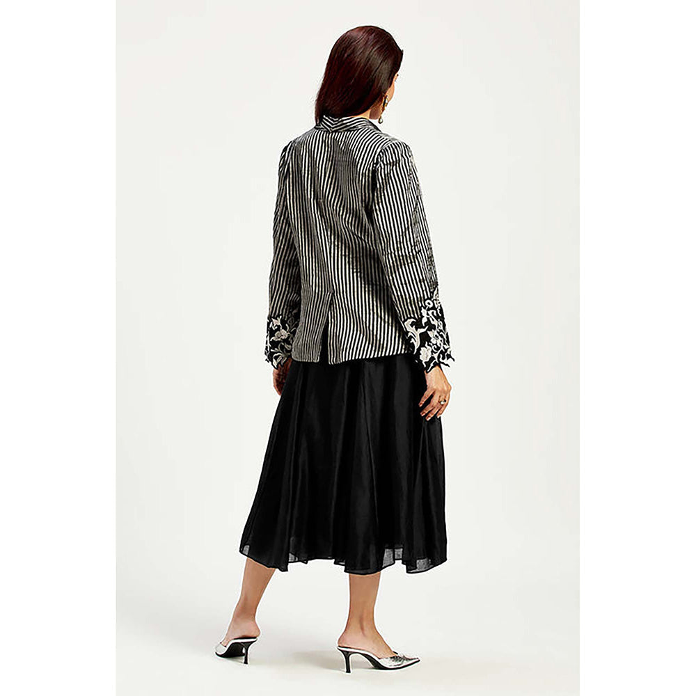 MADDER MUCH Black Cotton V-Neck Stripes Blazer With Dress