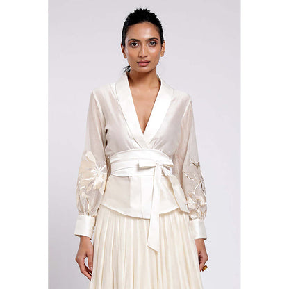 MADDER MUCH White Cotton V-Neck Solid/Plain Top With Skirt