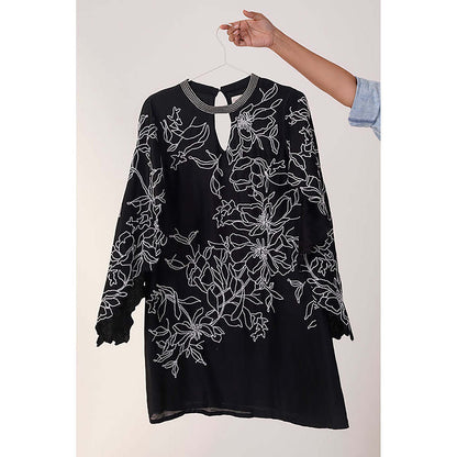 MADDER MUCH Leo - Monochrome Shift Dress