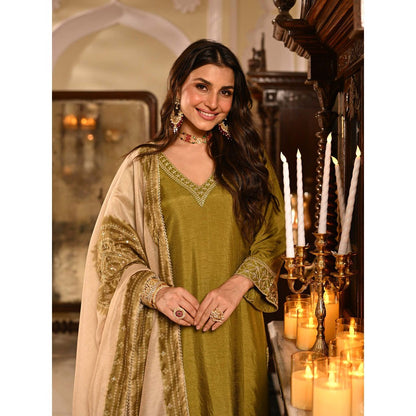 Mahee Jaipur Mehandi Green Ghawar Print Kurta With Pant And Dupatta