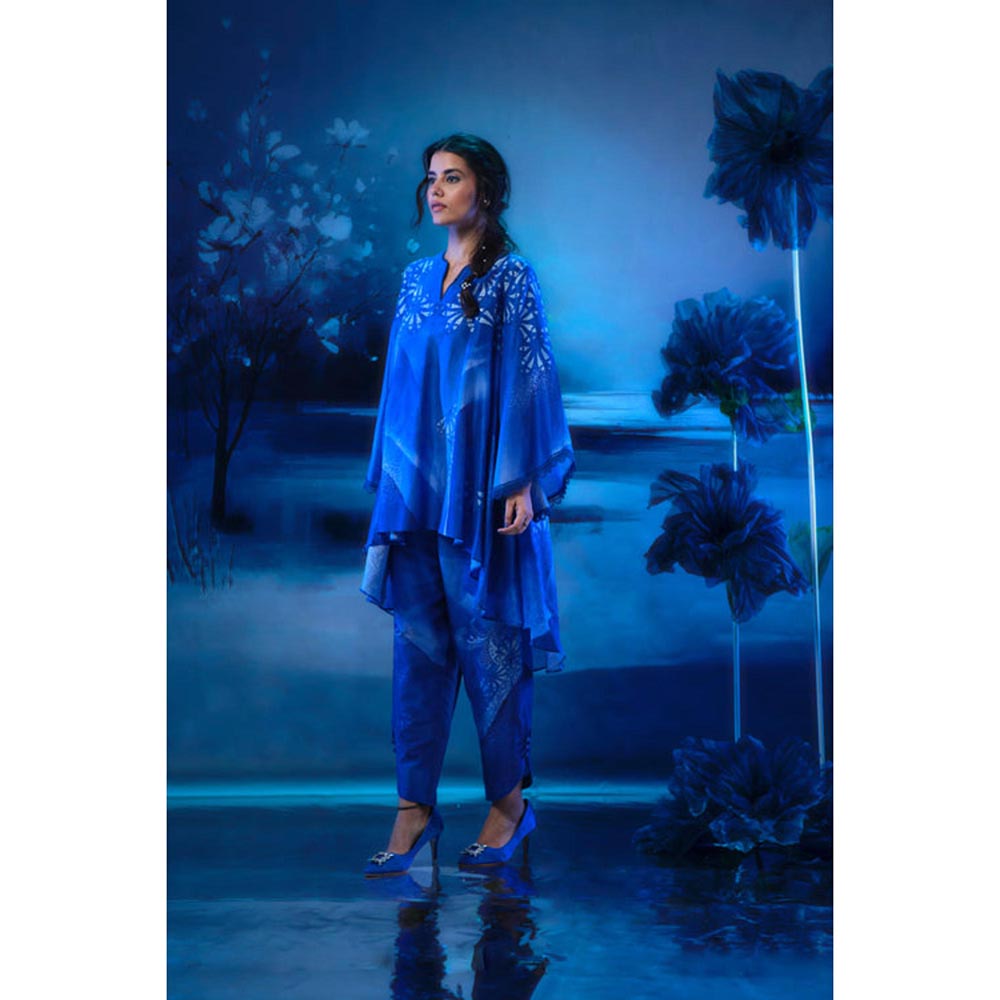 MANDIRA WIRK Women Chanderi Blue Kurta with Pant and Dupatta