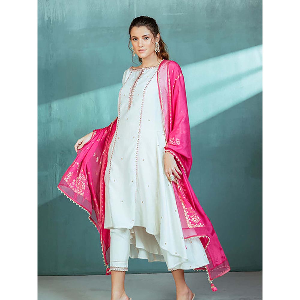 MANDIRA WIRK Women Chanderi Ivory Kurta with Pant and Dupatta