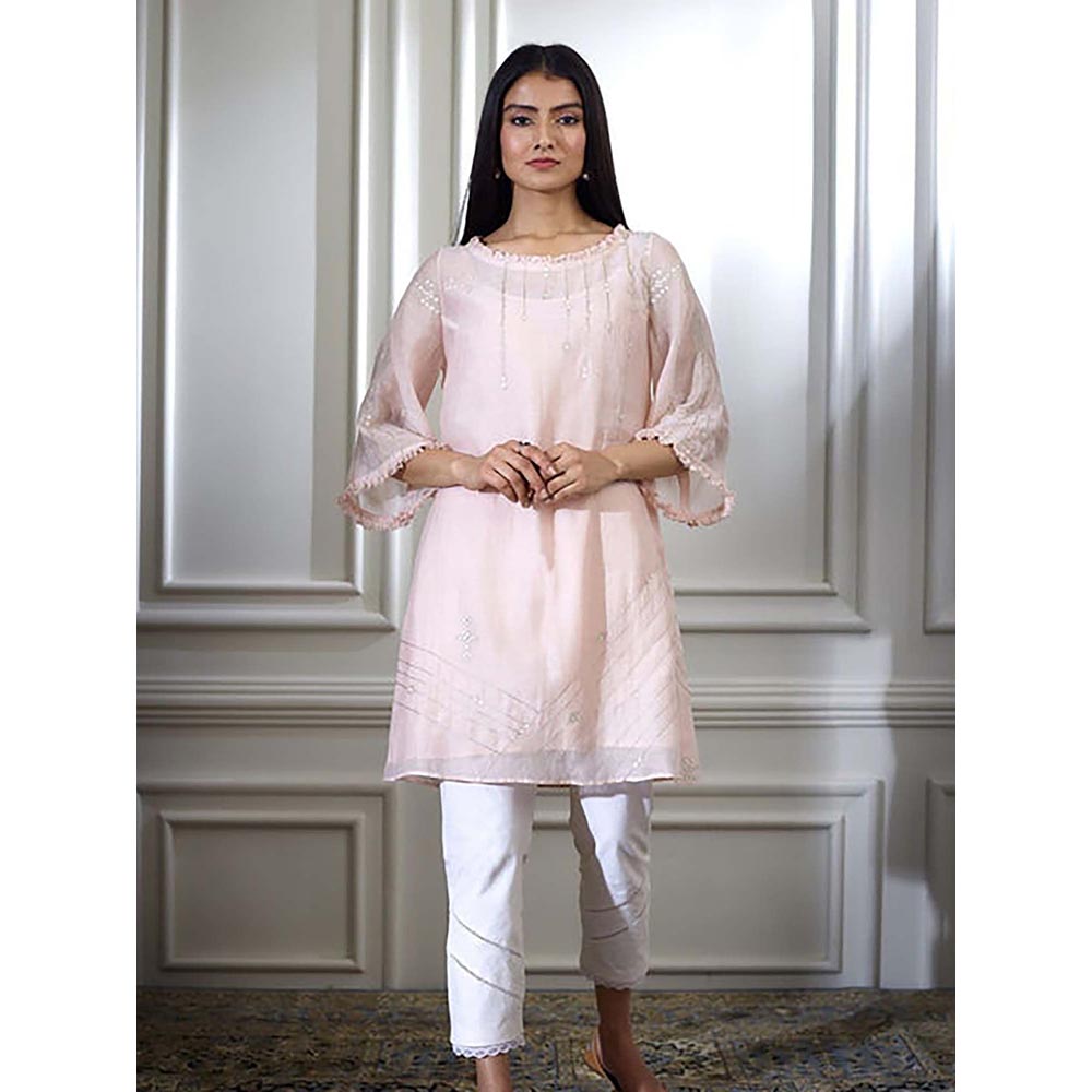 MANDIRA WIRK Women Chanderi Peach Kurta with Pant and Dupatta