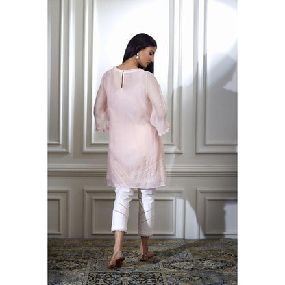 MANDIRA WIRK Women Chanderi Peach Kurta with Pant and Dupatta