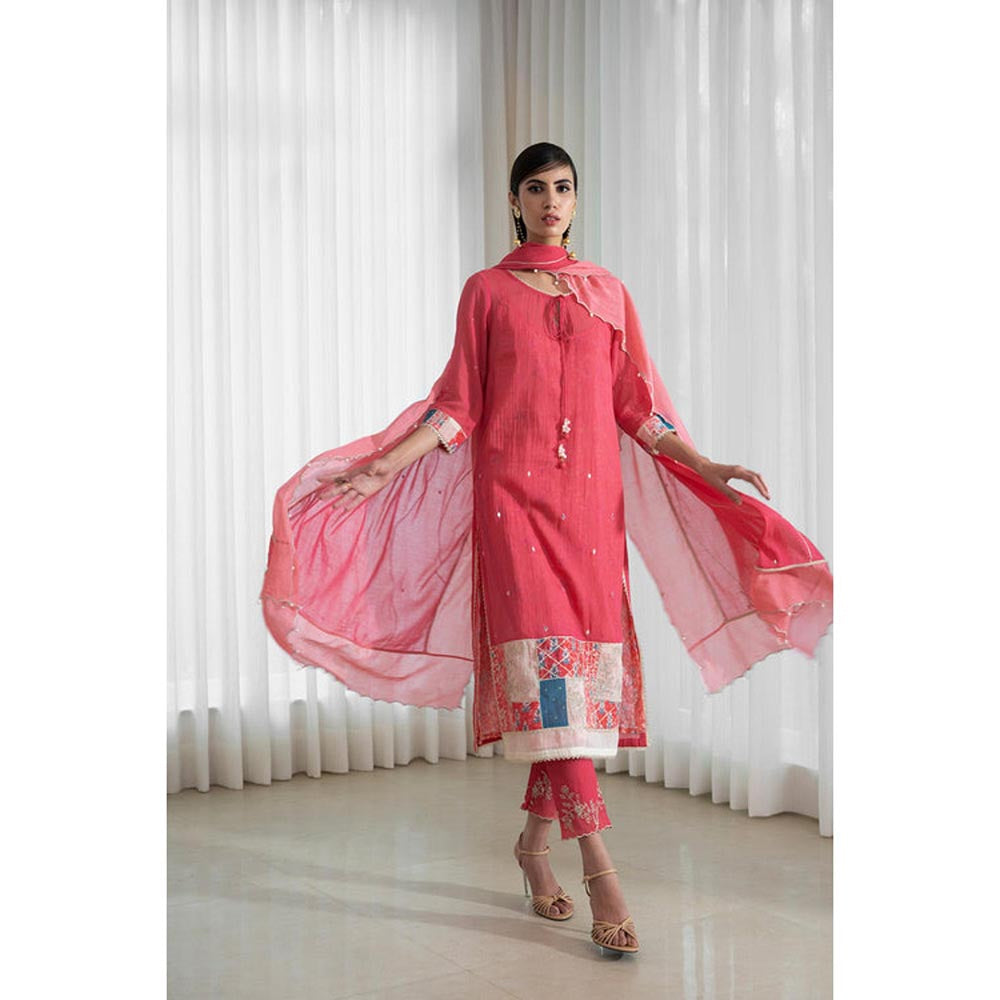 MANDIRA WIRK Women Chanderi Pink Kurta with Pant and Dupatta