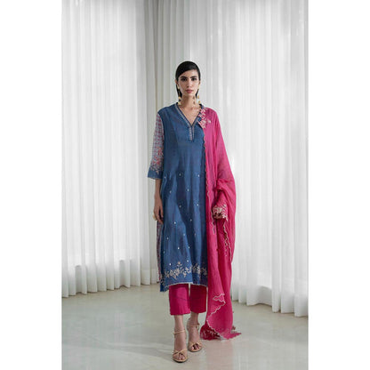 MANDIRA WIRK Women Mulmul Indigo Kurta with Pant and Dupatta