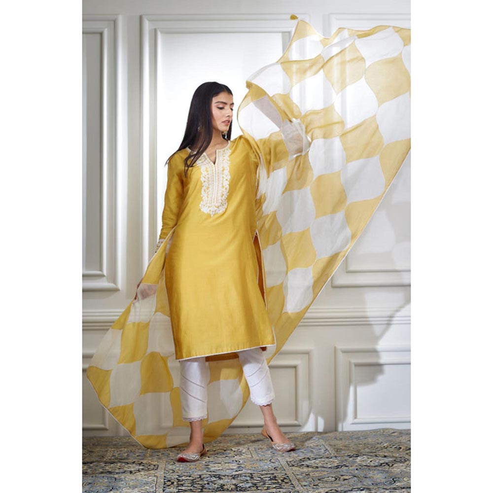 MANDIRA WIRK Women Chanderi Yellow Kurta with Pant and Dupatta
