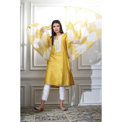 MANDIRA WIRK Women Chanderi Yellow Kurta with Pant and Dupatta