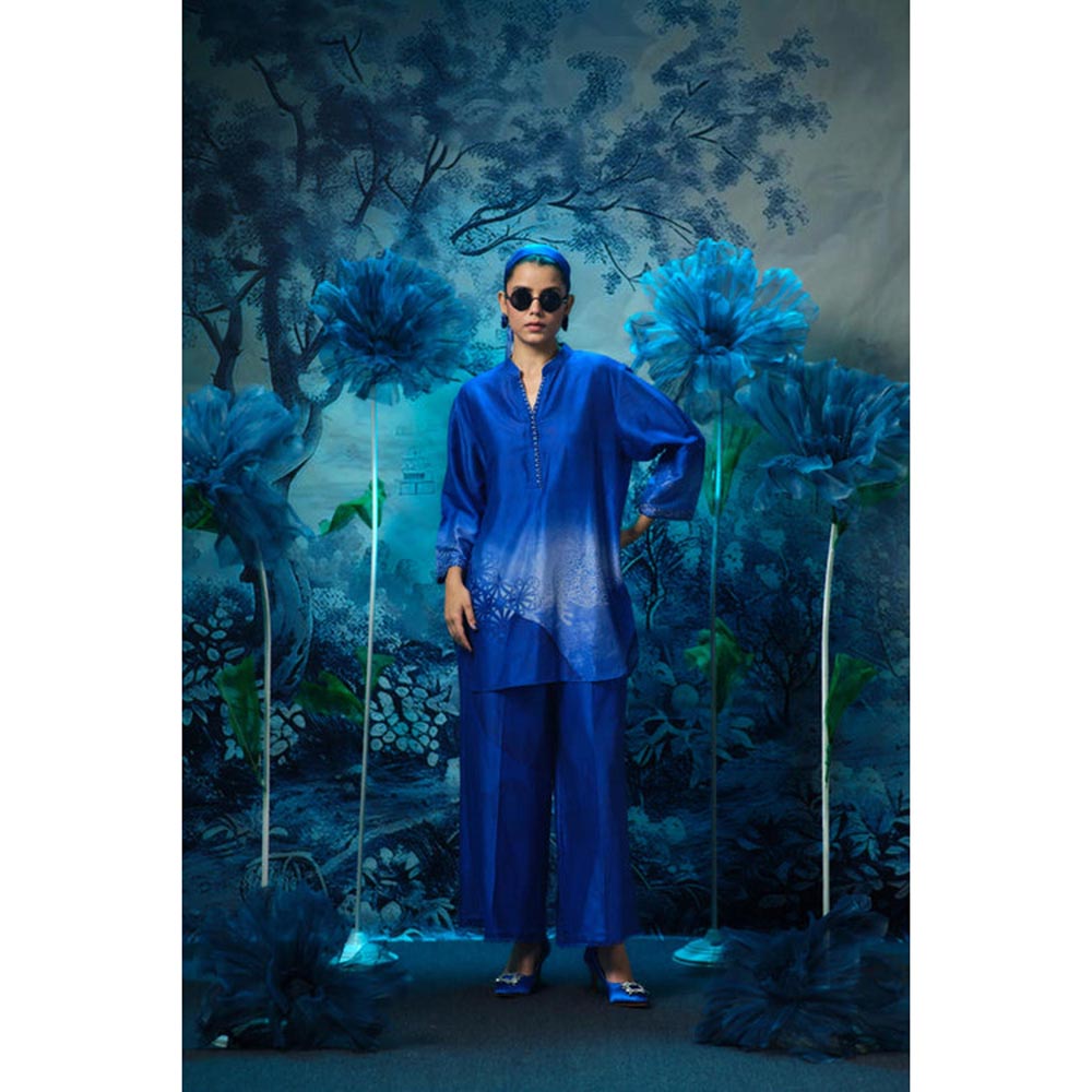 MANDIRA WIRK Women Chanderi Indigo Tunic with Pant