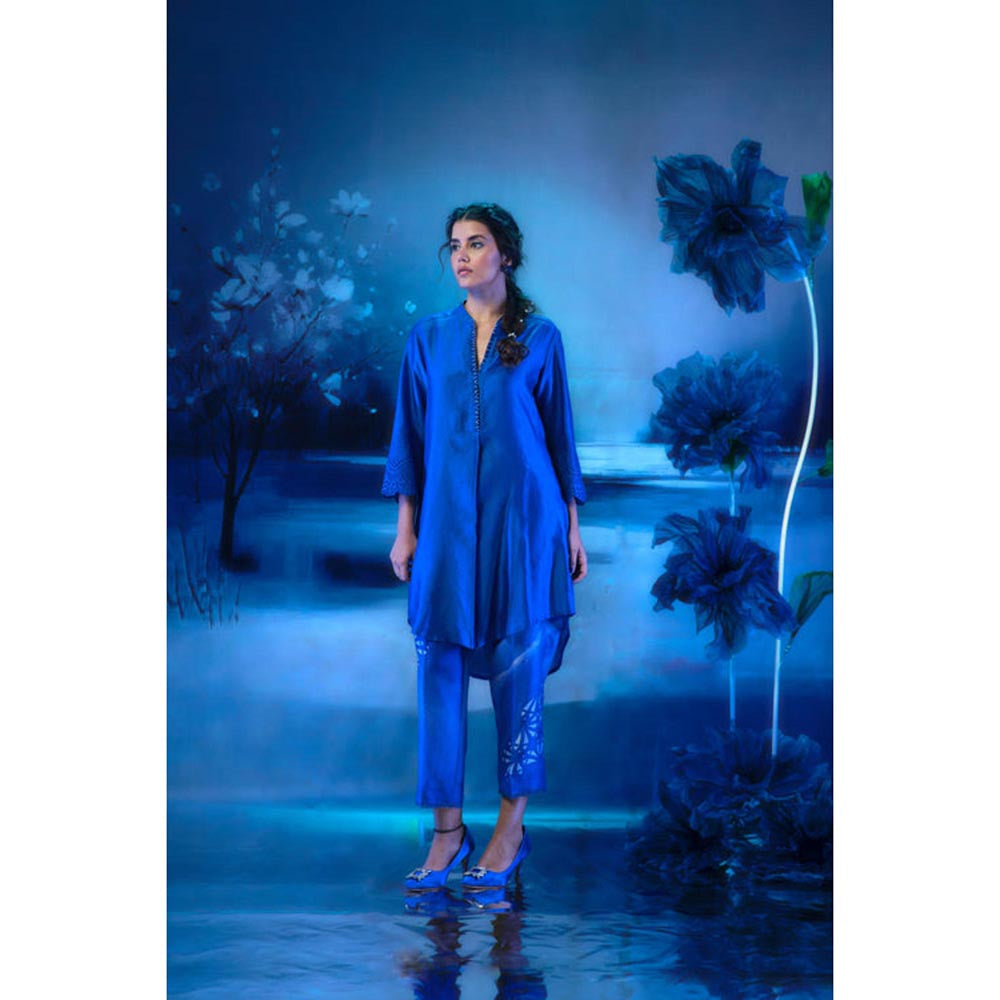MANDIRA WIRK Women Chanderi Indigo Top with Pant and Dupatta