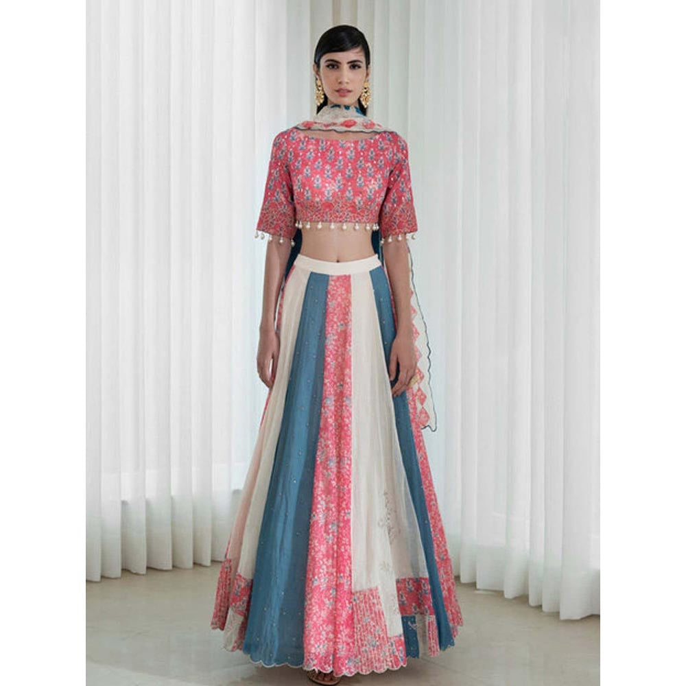 MANDIRA WIRK Printed Lehenga Blouse With Dupatta