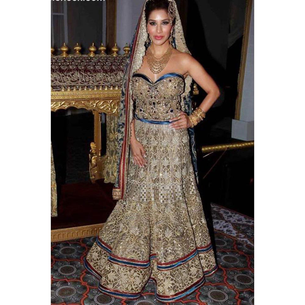 MANDIRA WIRK Sophie Chaudry Lehenga Blouse With Dupatta