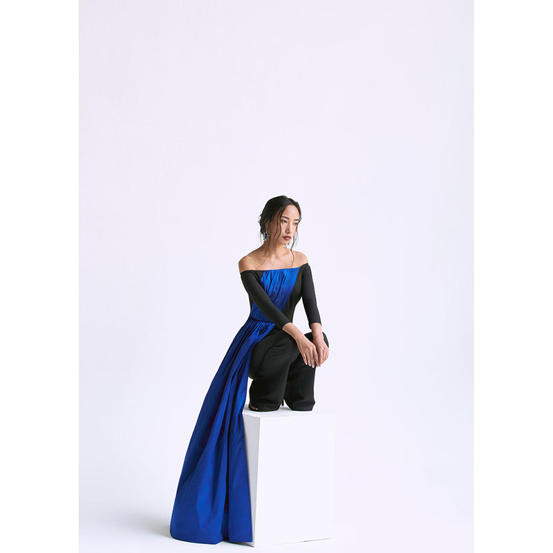 Manika Nanda Blue Draped Contrast Co-Ord (Set of 2)