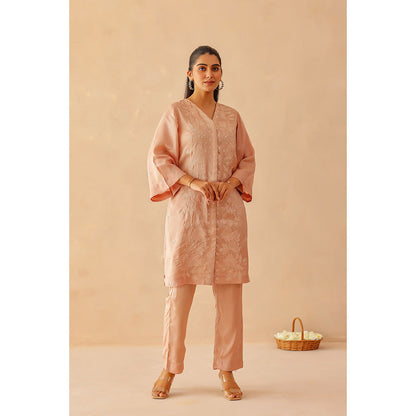 Masoomm Dusty Pink Lily Embroidered Kurta and Pant (Set of 2)